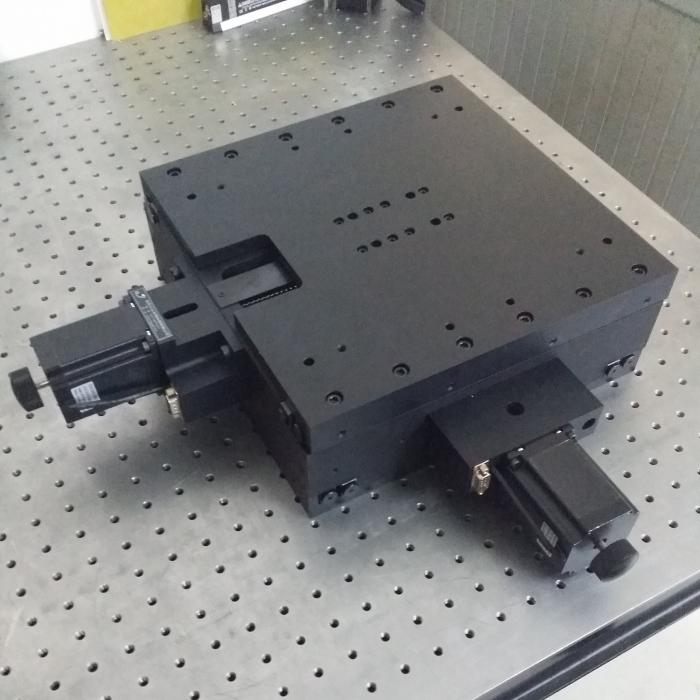 Motorized XY Table: J04DE170
