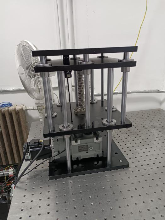 Motorized Lab Jack with Servo Motor