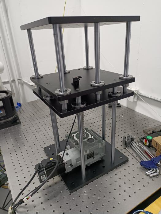 Motorized Lab Jack: J03DS300